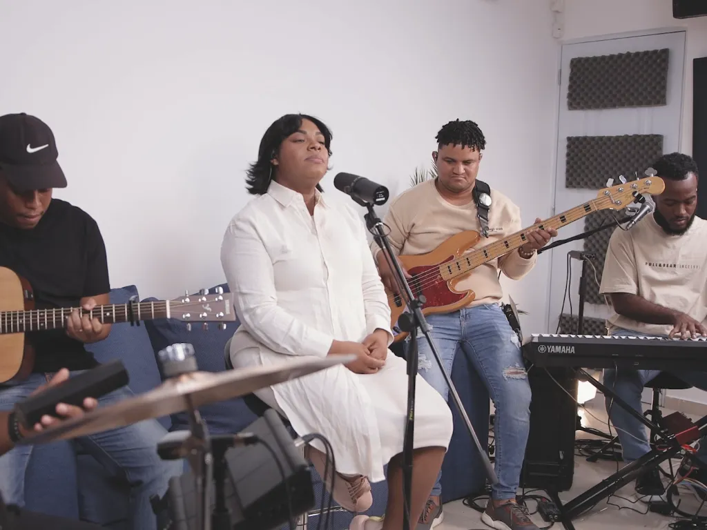 TOMA PRINCIPAL 1.00_00_16_17.Still002