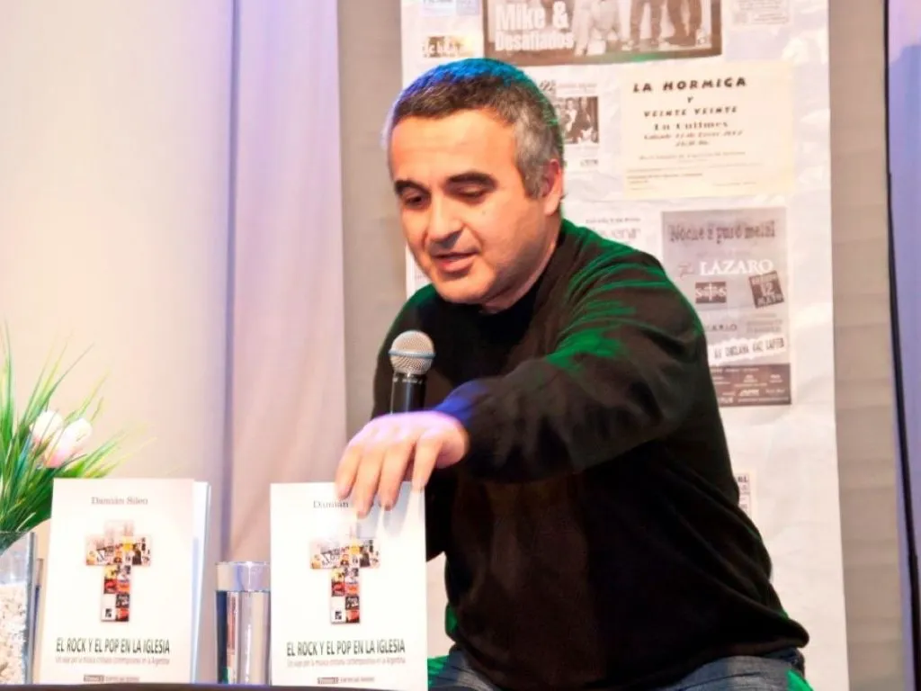 Damián Sileo y su libro El Rock y el Pop en la Iglesia